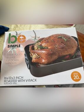 Simple Black Non-Stick Roaster with V-Rack